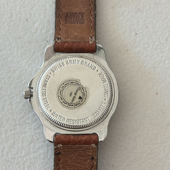 Swiss Army Watch - Picture 4 of 6